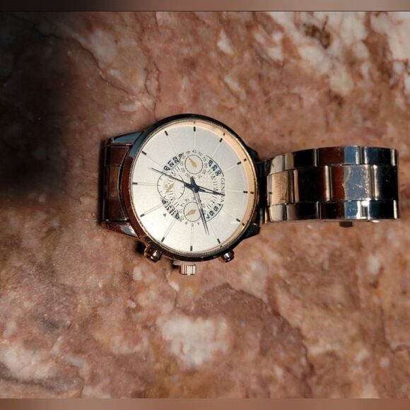 Watch - Picture 1 of 3